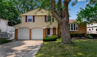 60 Fairways Blvd, Amherst, NY 14221