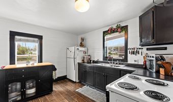 1215 Navarino St, Algoma, WI 54201