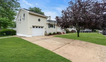 55 Drift Rd, Belford, NJ 07718