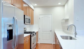 1115 CAMERON St 114, Alexandria, VA 22314