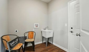5086 Garden Grove Ln, Delhi, OH 45238