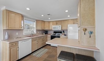 229 MERIVALE Avenue Unit B - 2Nd Floor B - 2Nd Floor, Beach Haven, NJ 08008