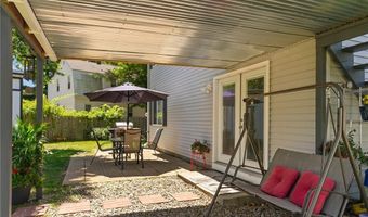4 Clarke St, Warwick, RI 02886