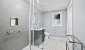 67 Victoria Way, Albany, NY 12209
