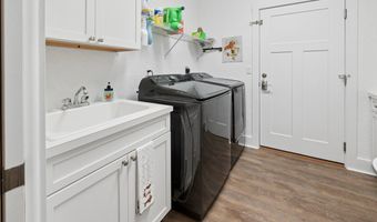 3709 NW 67th Ter, Bell, FL 32619
