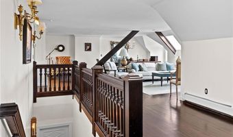 127 Harrison Ave 7, Newport, RI 02840