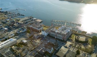 382 Thames St, Bristol, RI 02809