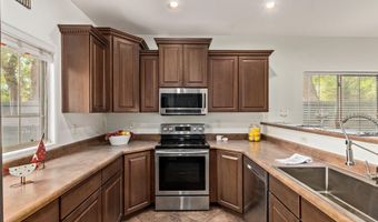 484 E RAINBOW Dr, Chandler, AZ 85249