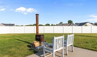 2818 W HIDDEN PINE Dr, Appleton, WI 54913