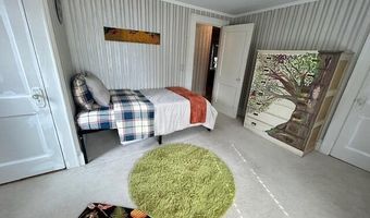 35 Dunning Blvd, Bangor, ME 04401