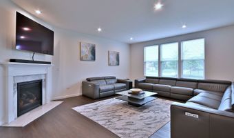 620 N Sullivan St, Addison, IL 60101