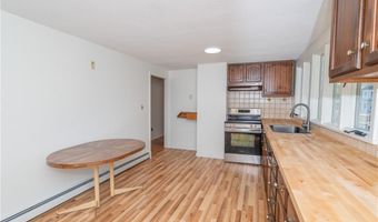 137 Kingstown Rd, Narragansett, RI 02882