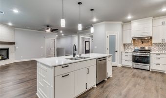 27 Brierfield Ln, Bella Vista, AR 72714