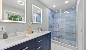 5610 SHADE TREE Ln, Alexandria, VA 22310