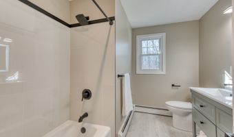 825 Old Hartford Rd, Colchester, CT 06415