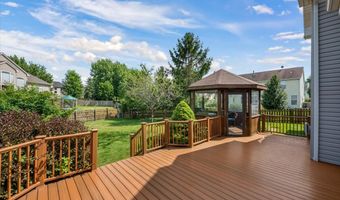 2317 Barrett Dr, Algonquin, IL 60102