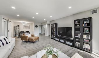 110 S Dunton Ave 2C, Arlington Heights, IL 60005