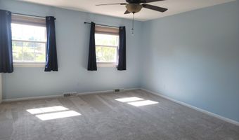 4517 N HEDGEROW Dr, Allentown, PA 18103