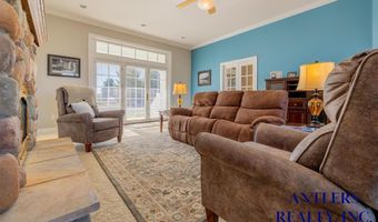 813 35th St, Cody, WY 82414
