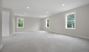 661 Main St, Acushnet, MA 02743