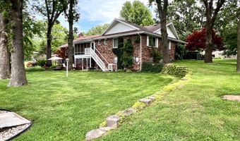 1203 Oak Ave, Aurora, MO 65605