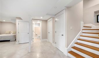 36 Bull St, Newport, RI 02840