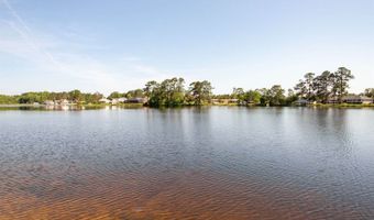 220 Lakeshore Dr, Alma, GA 31510