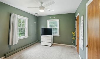 1624 Krumroy Rd, Akron, OH 44306