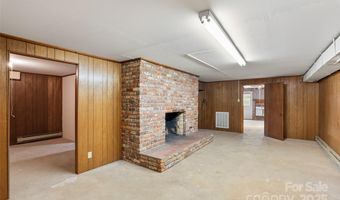 25 Baker Dr, Asheville, NC 28806