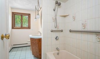 245 W Wrentham Rd, Cumberland, RI 02864