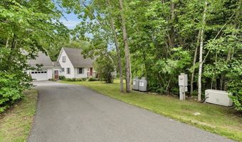 21 Bowling Green Ln, Belfast, ME 04915