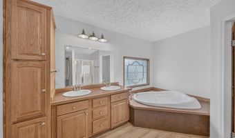 10744 Paradise Shrs, Athens, AL 35611