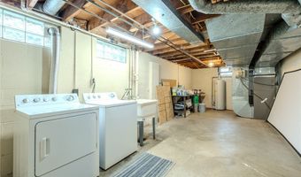 3852 Edinburgh, Austintown, OH 44511