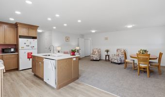9 Evas Dr, Brookfield, CT 06804