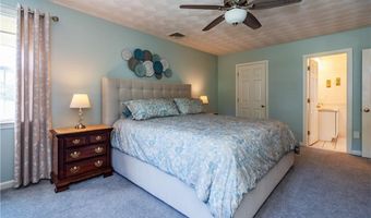 33 Oak Hill Dr, Johnston, RI 02919