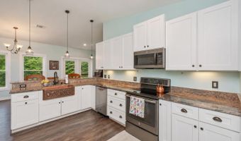 1827 Waterway Dr, Baker, FL 32531