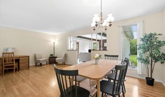 2406 N Lafayette St, Arlington Heights, IL 60004