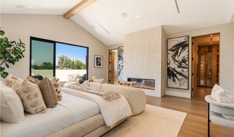 16711 Moorpark St, Encino, CA 91436