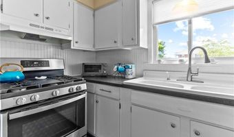 291 Maple Ave 1, Barrington, RI 02806
