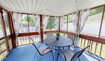 359 Reiling Ln, Altoona, PA 16601
