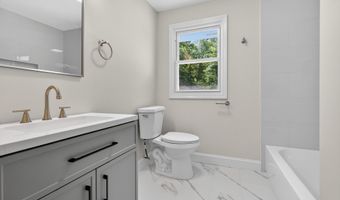 41 Piscitello Dr, Branford, CT 06405