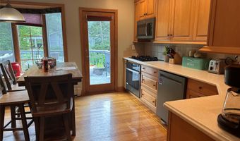 43 N Lorna Ln, Airmont, NY 10901