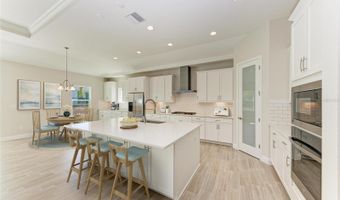 6139 GOLDEN BEACH Dr, Apollo Beach, FL 33572