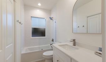 212 OAK Ave, Anna Maria, FL 34216