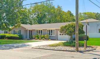 21 Birch St, Beachwood, NJ 08722