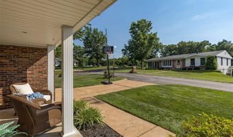 21 Sun Aire Dr, Arnold, MO 63010
