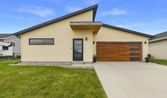 2508 Dean Ct, Brookings, SD 57006