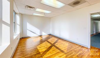 124 College St, Asheville, NC 28801