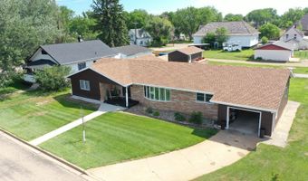 203 3rd Ave SW, Bowman, ND 58623