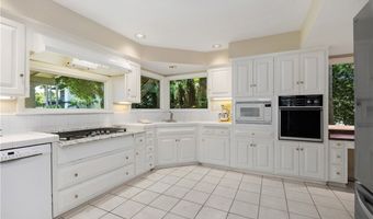 2086 Playa Rd, Carlsbad, CA 92009